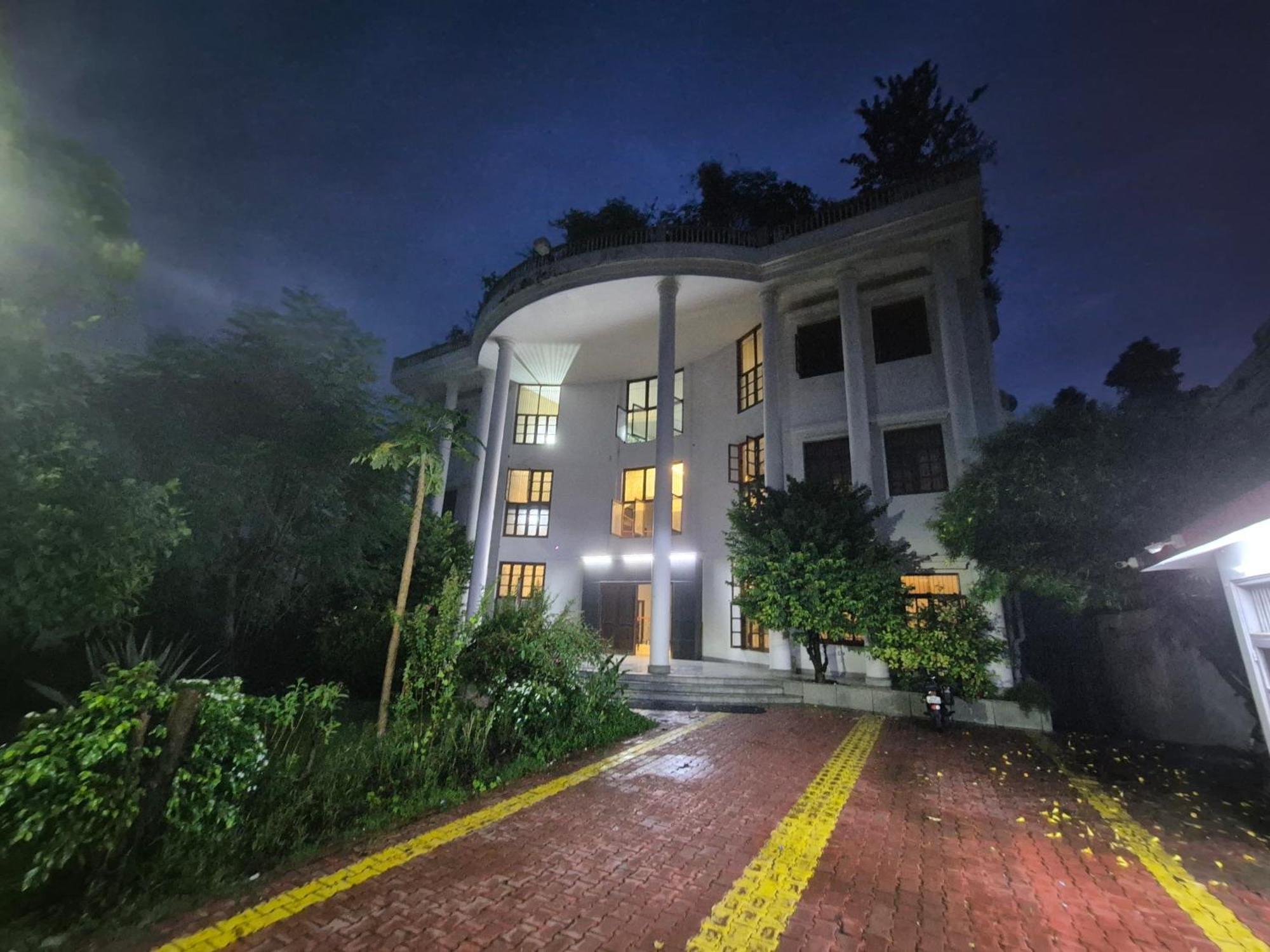 Mulberry Garden Hotel พาราณสี ภายนอก รูปภาพ