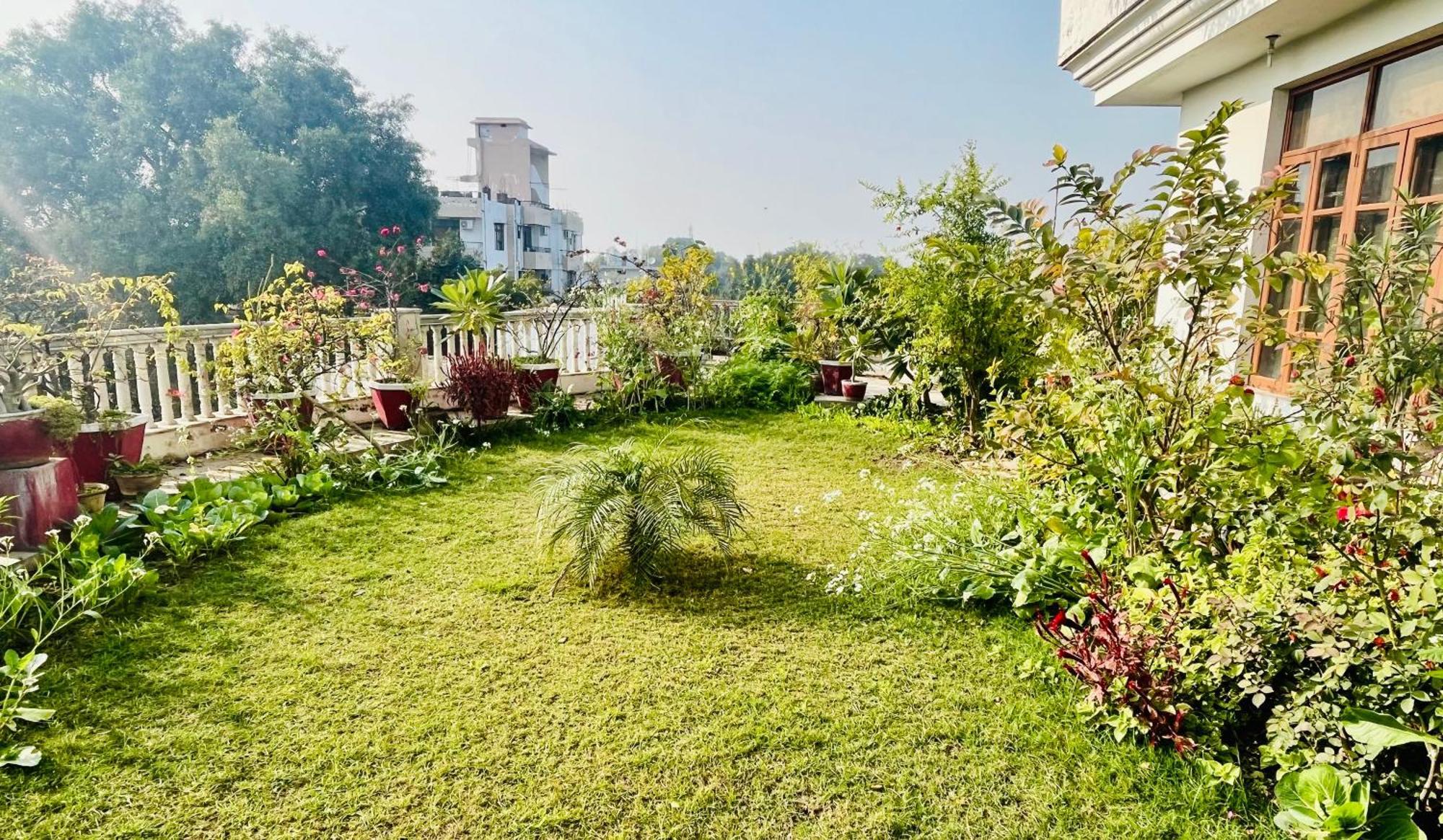 Mulberry Garden Hotel พาราณสี ภายนอก รูปภาพ
